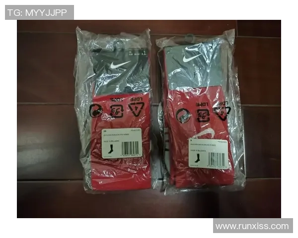 足球装备选购指南：如何选择适合你的高性能球袜